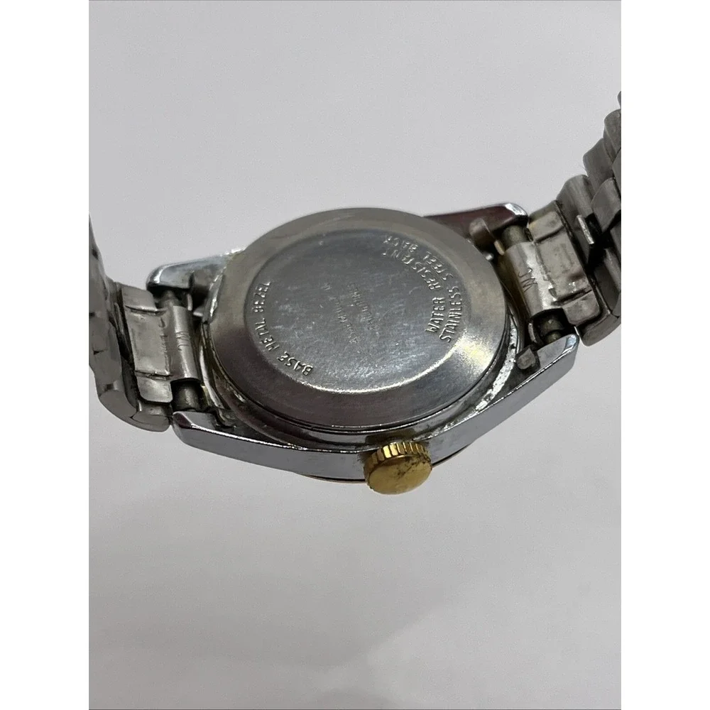 Timex 1980s Women's Two Tone Mechanical‎ Watch 6.75